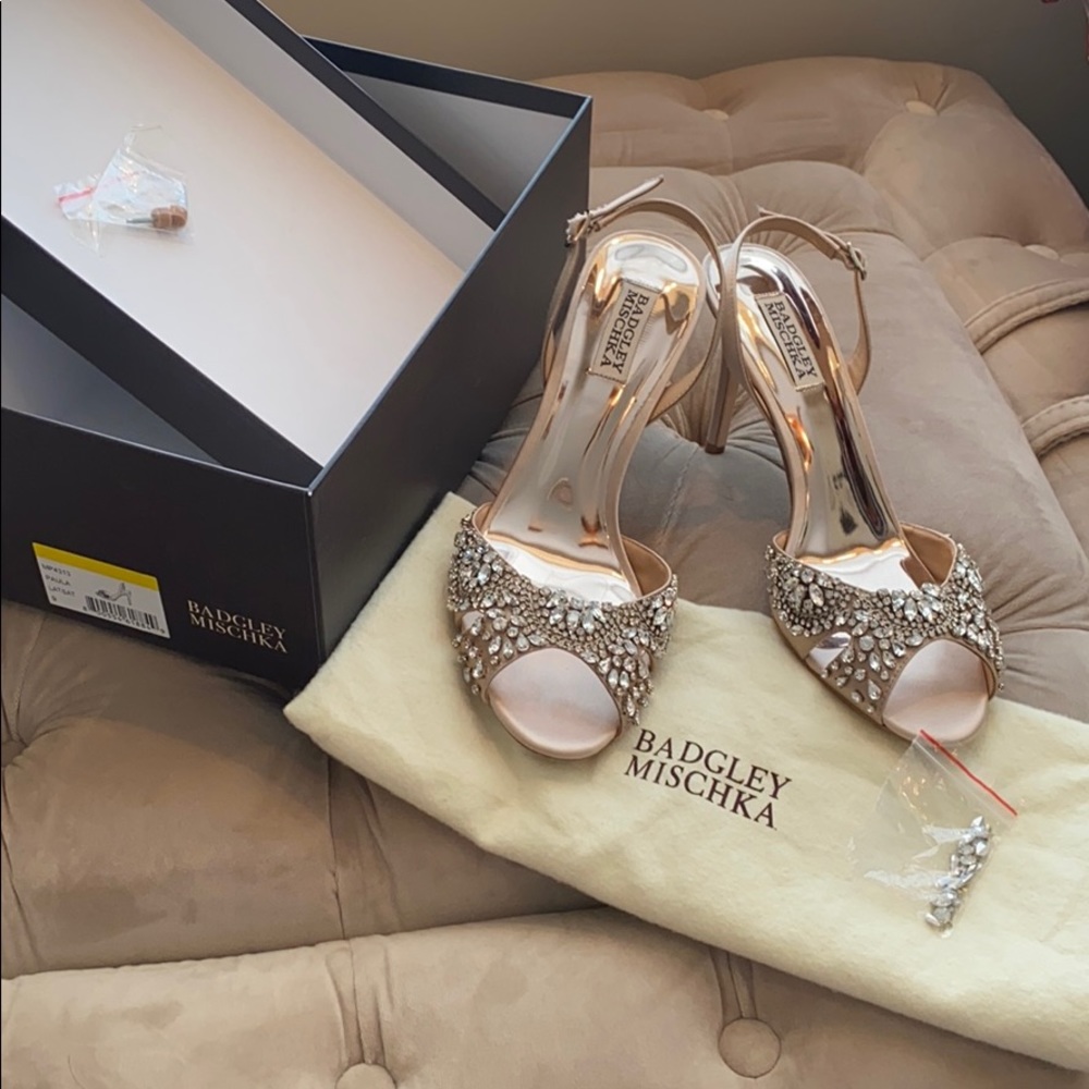 Badgley Mischka Women’s Size 9 Nude Heels